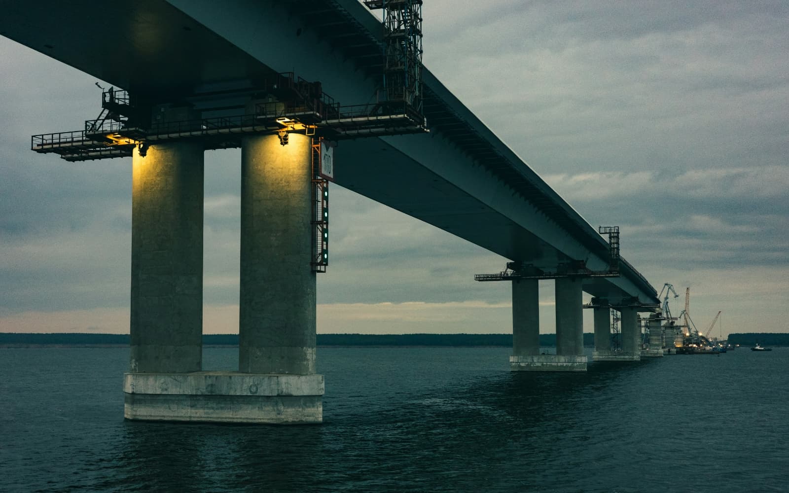 Bridge inspection work